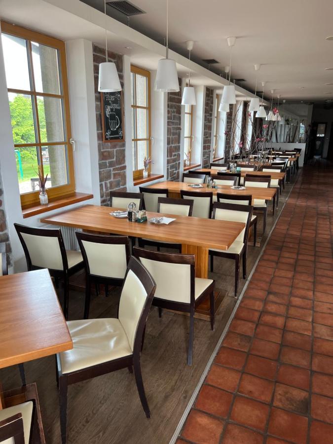 Hotel Krusnohorsky Dvur Cínovec Buitenkant foto