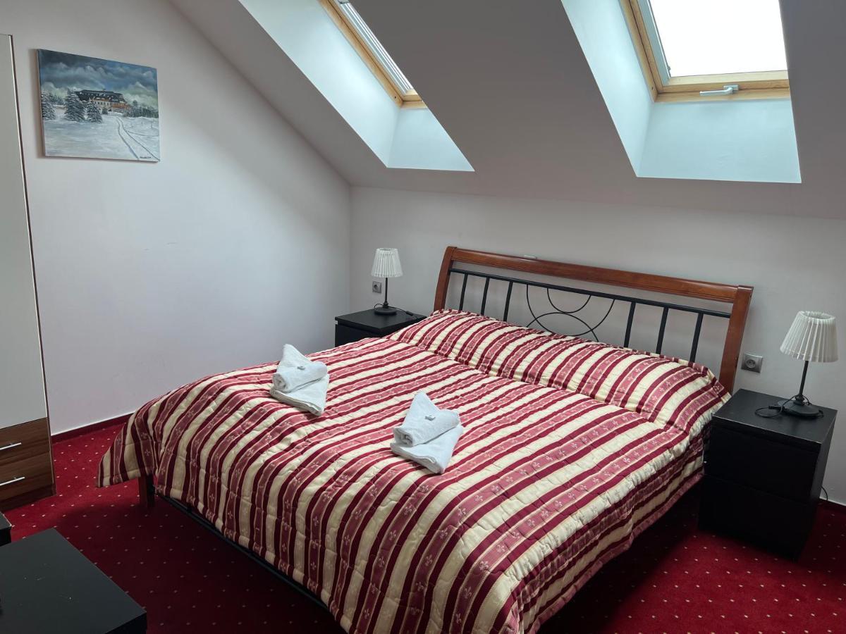 Hotel Krusnohorsky Dvur Cínovec Buitenkant foto