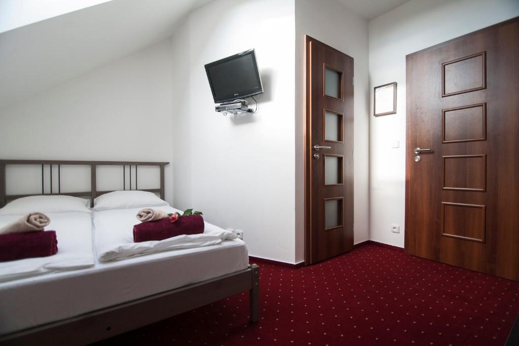 Hotel Krusnohorsky Dvur Cínovec Kamer foto