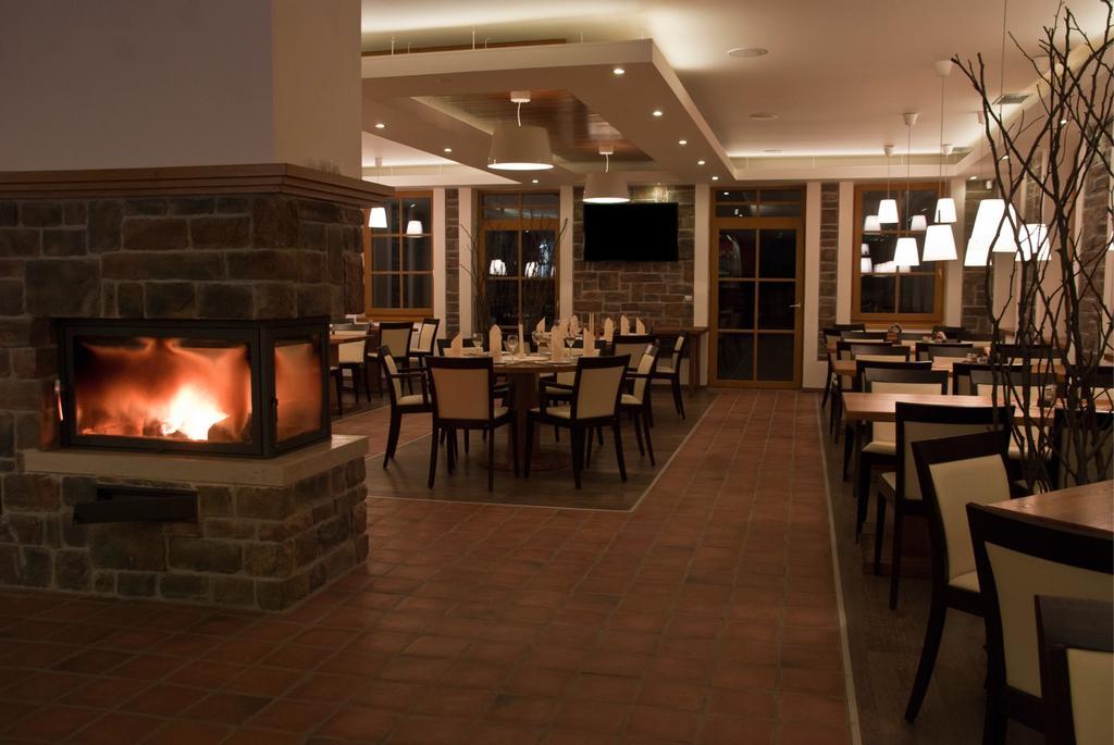 Hotel Krusnohorsky Dvur Cínovec Buitenkant foto