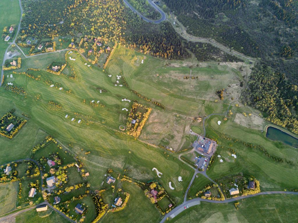 Hotel Krusnohorsky Dvur Cínovec Buitenkant foto