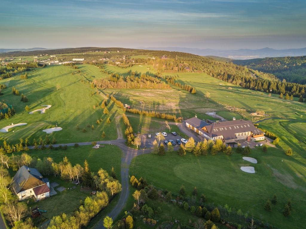 Hotel Krusnohorsky Dvur Cínovec Buitenkant foto